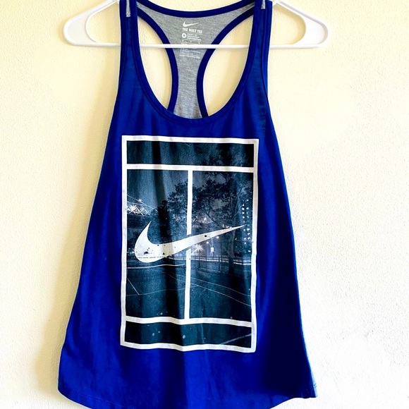 Nike Tops - 🆑⤵️Nike Athletic Active Fitness Tank Top Size M